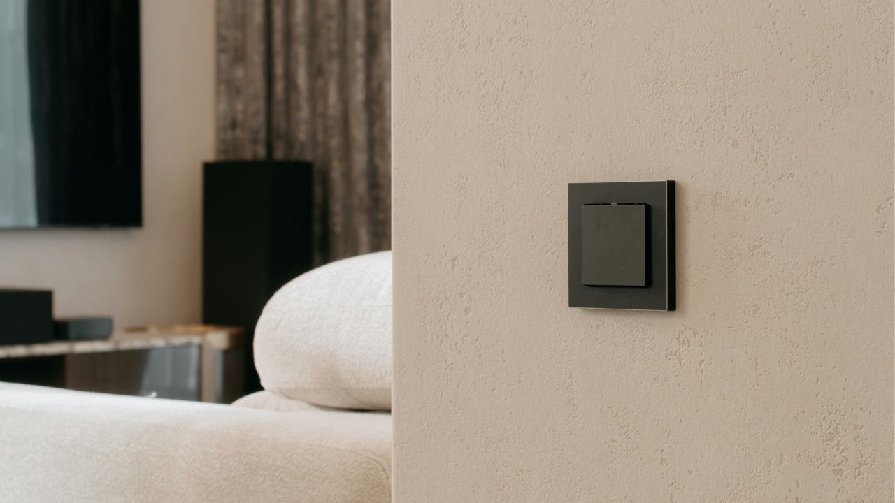 Installer un va-et-vient avec trois interrupteurs